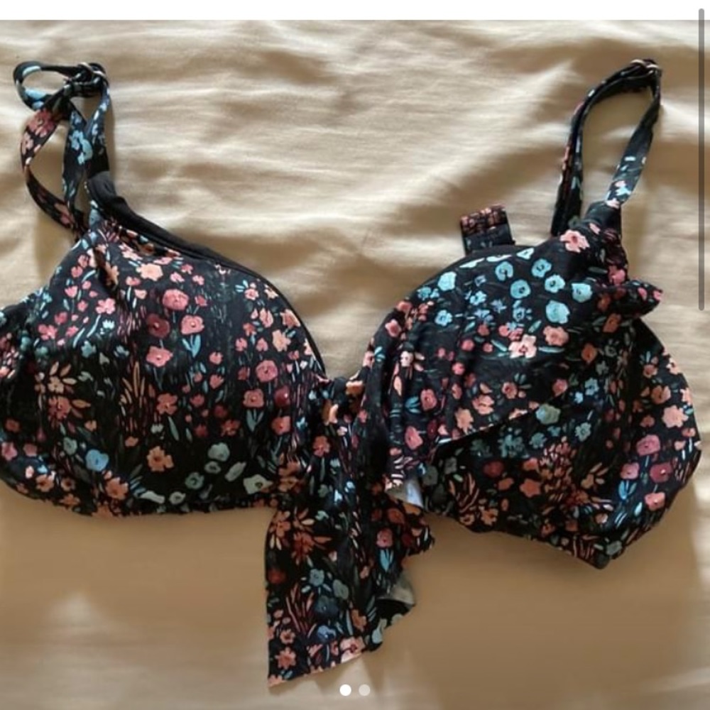 Time and tru bikini top floral